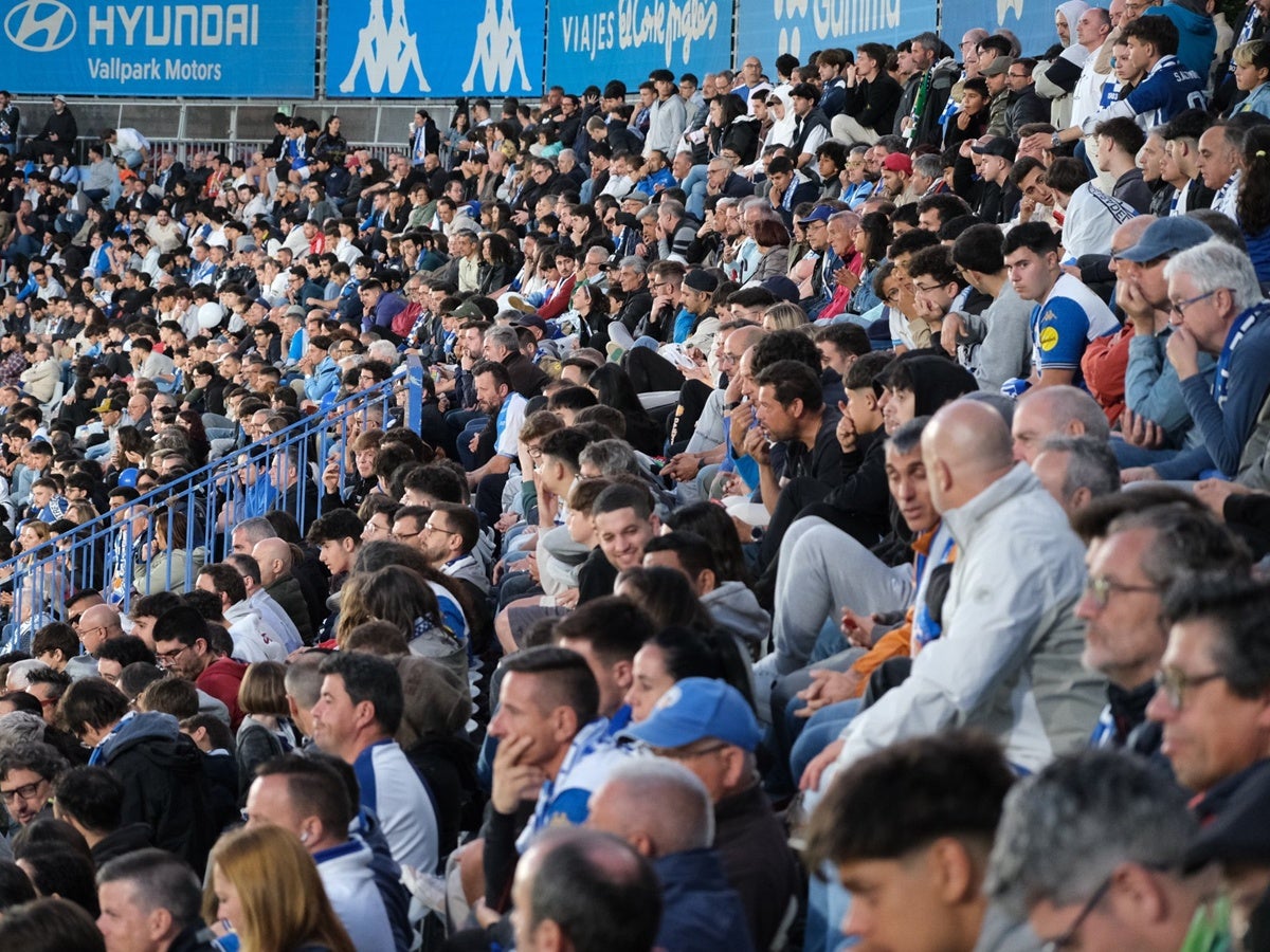 Aspecte de la Grada Lino en un partit de màxima afluència. Autor: CE Sabadell via X. 