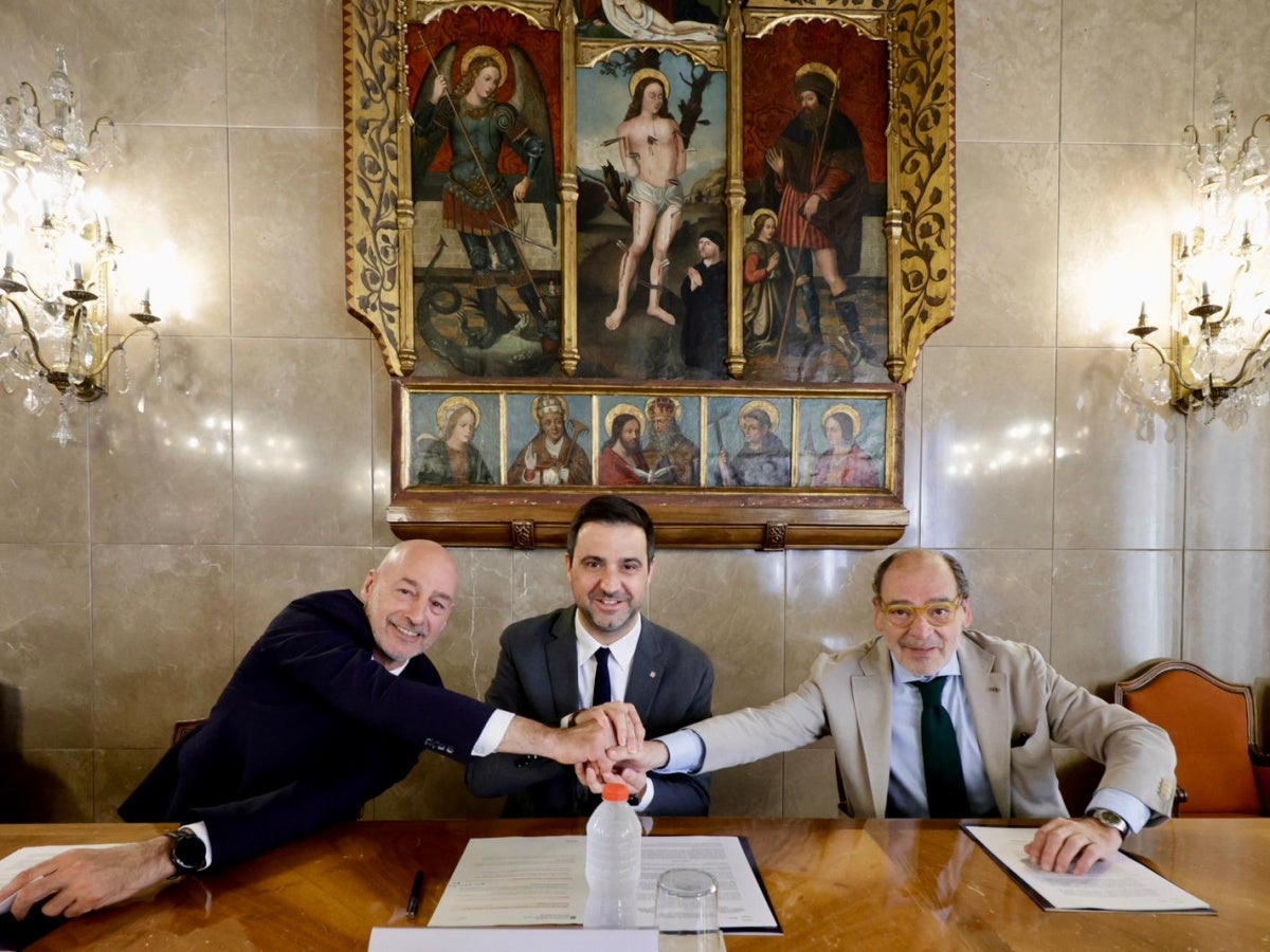 El director general adjunt de Banc Sabadell, Xavier Comerma, el secretari d'Empresa i Treball, Pol Gibert, i el president de la Fundació per la Indústria, Jordi Casas. Autor: J.Peláez / Fundació per la Indústria. 