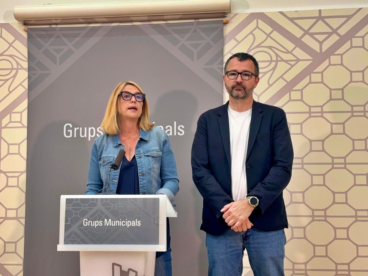 La portaveu d'ERC a l'Ajuntament, Sílvia Renom, i el regidor Santi Valls. Autor: J.d.A. 