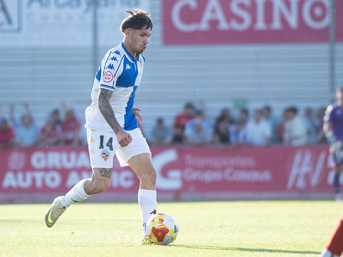 David Astals, el passat dissabte al camp del Tarazona. Autor: @CESabadell via X. 