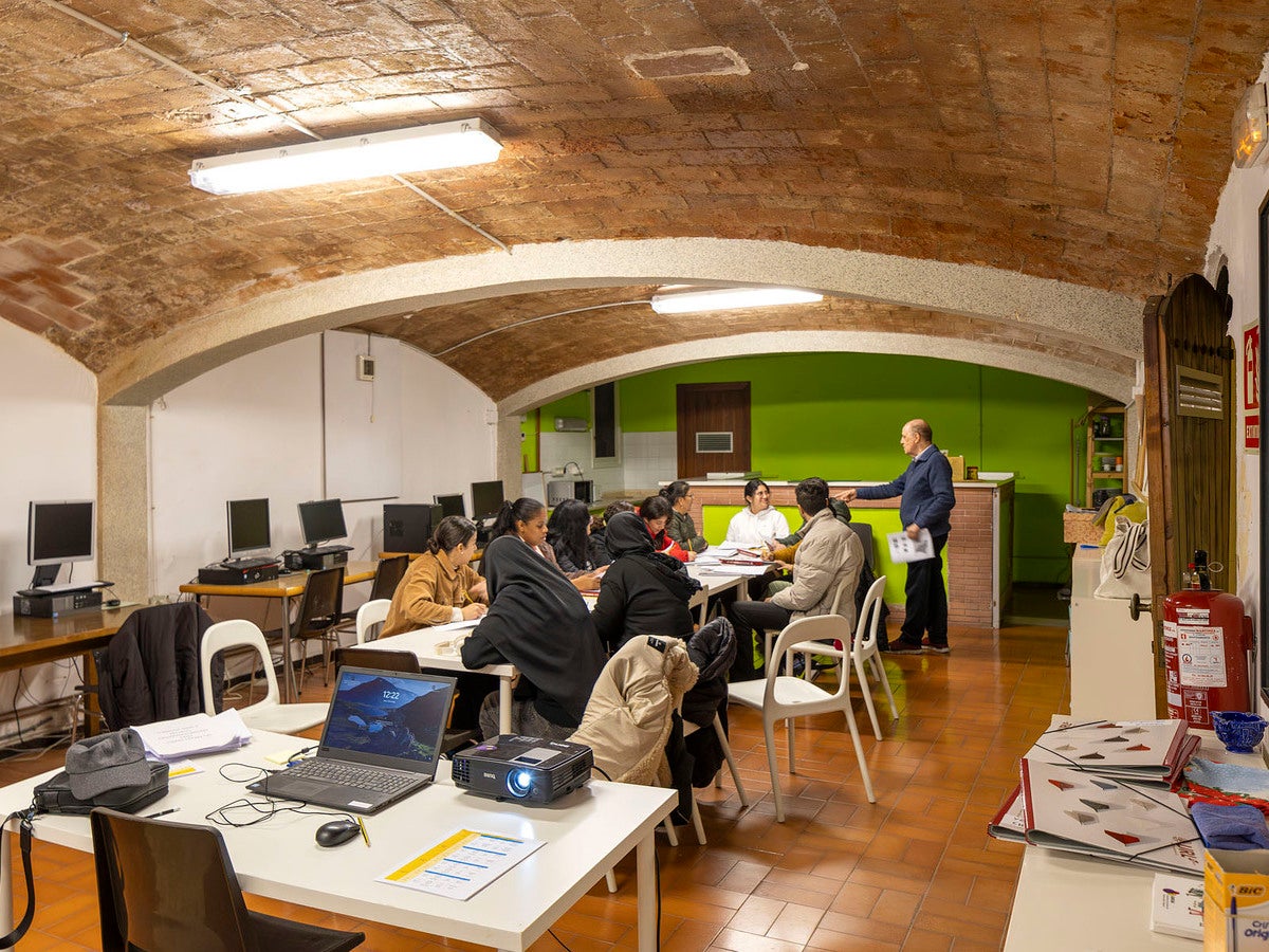 CÀRITAS CATALUNYA - SABADELL - CURS D’ATENCIÓ DOMICILIÀRIA