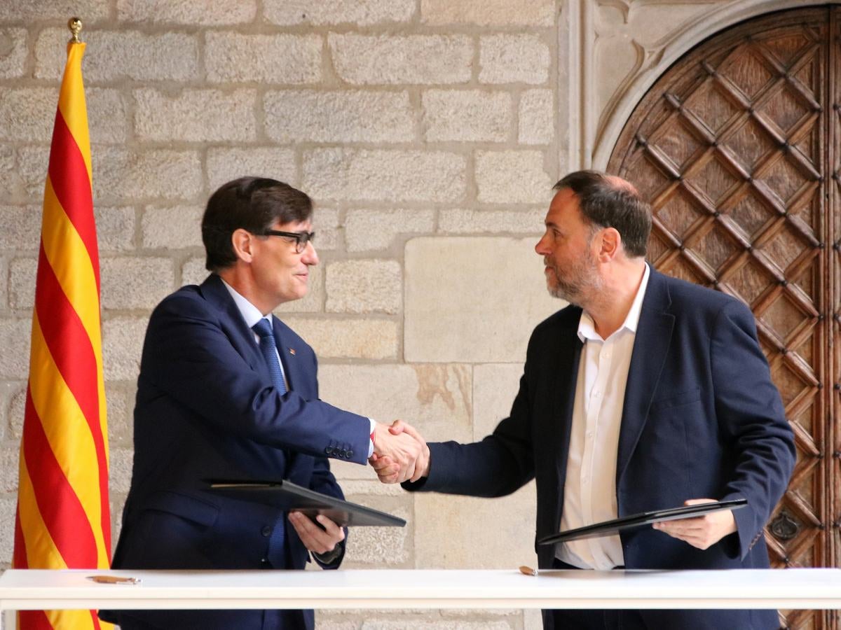 Illa i Junqueras, segellant el pacte. Autor: ACN.