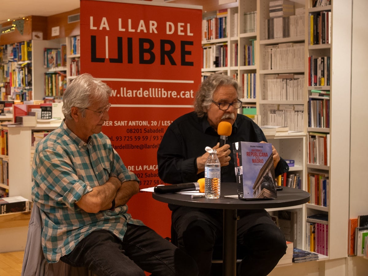 Tardà i Serrano, a La Llar del Llibre. Autora: Martina Berenguera.