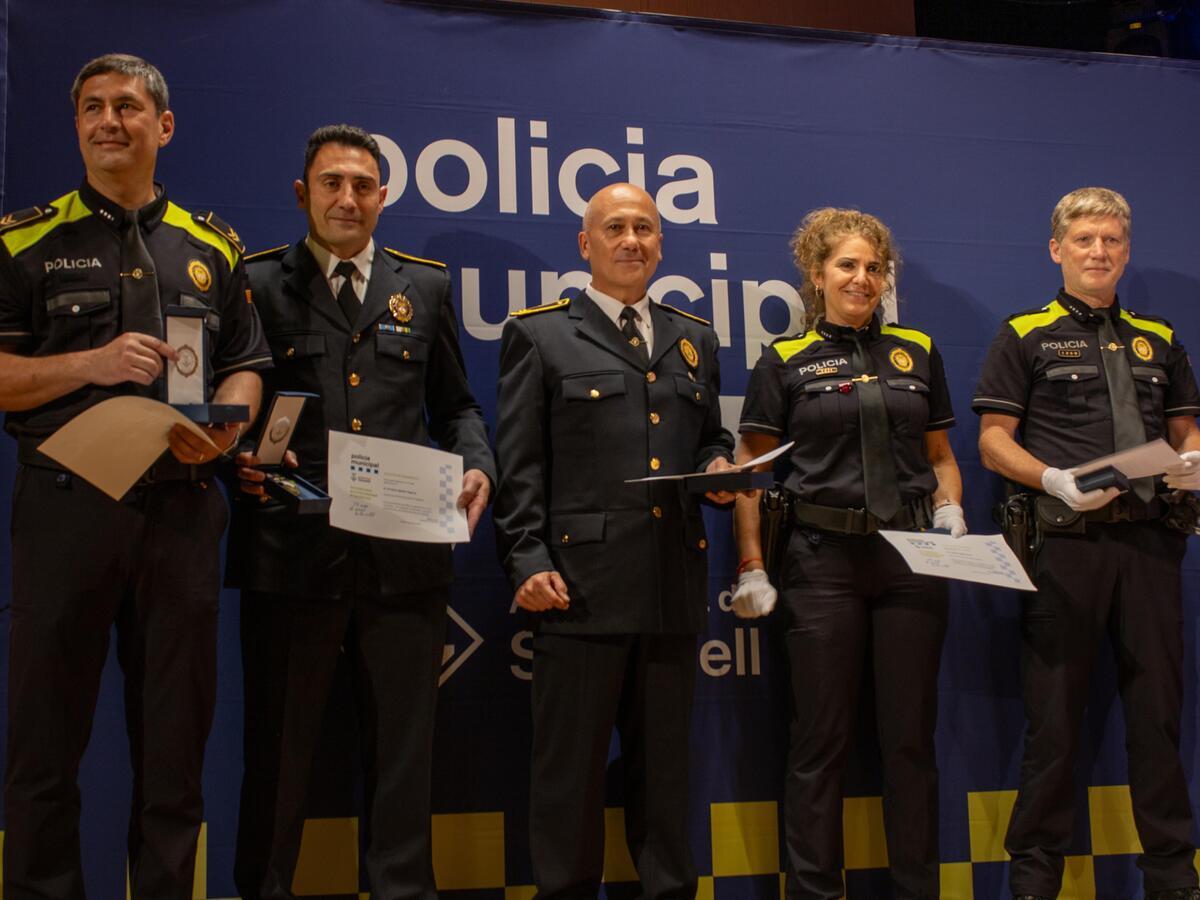 Alguns dels agents distingits durant l'acte. Autora: Martina Berenguera.