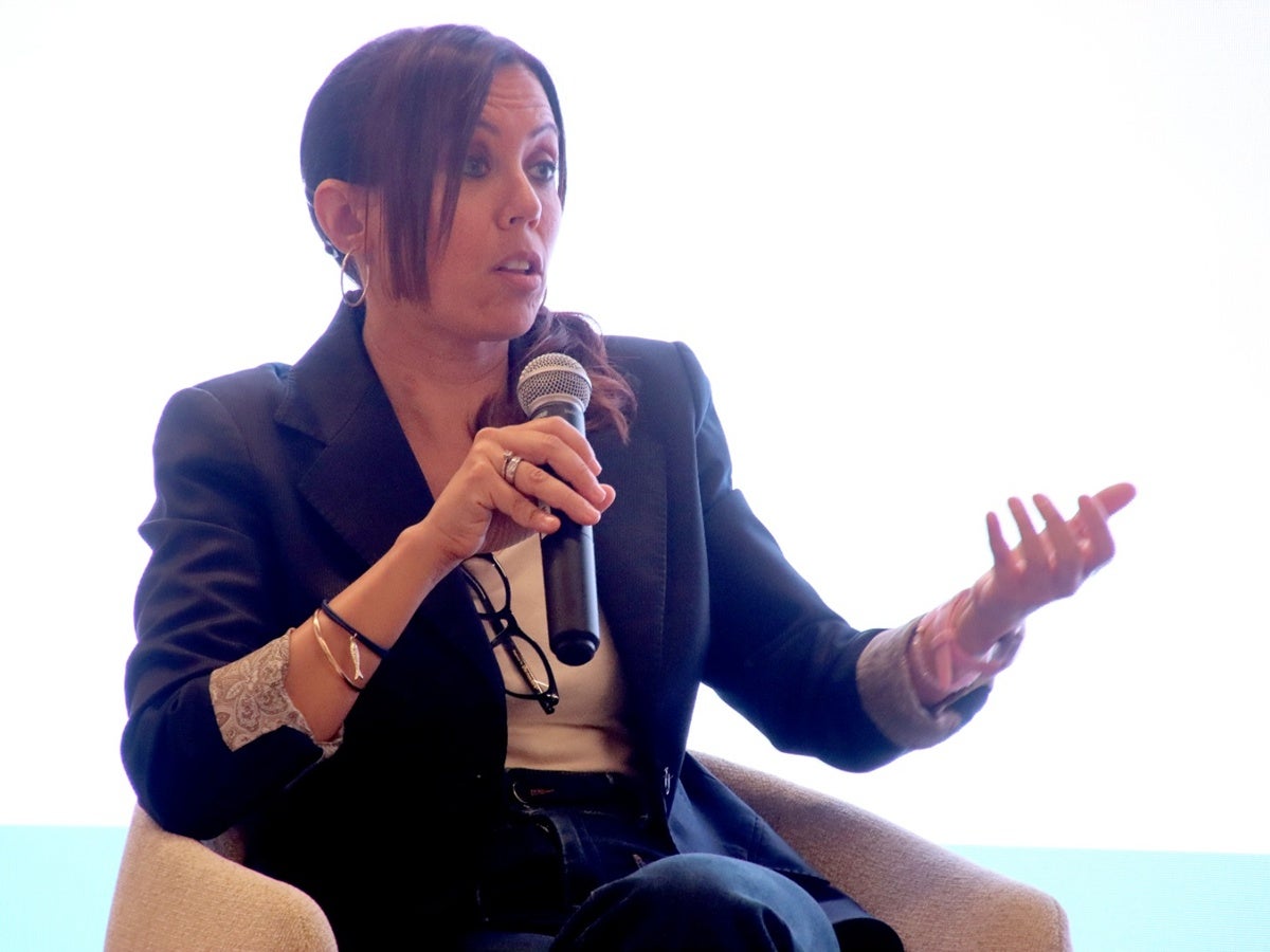L'alcaldessa de Sabadell, Marta Farrés, a la trobada amb SBD Cercle d'Entitats, el 4 de juny de 2026. Autor: Pepe Luque / cedida. 