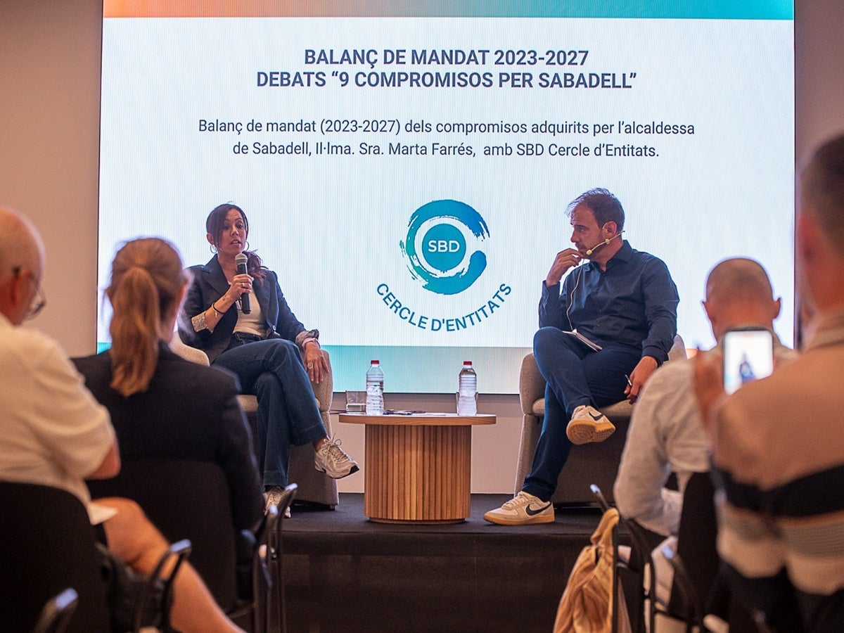 L'alcaldessa de Sabadell, Marta Farrés, durant la trobada amb SBD Cercle d'Entitats. Autor: R.B
