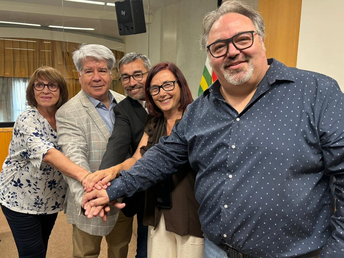 Borau (MESCat), Papiol (Identitat Sabadellenca), Fernàndez, Garcia (Gent de Sabadell) i Baró (Junts per Sabadell), aquest migdia. Autor: J.d.A. 