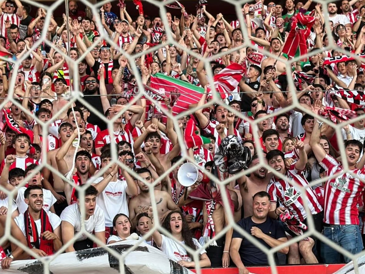 Aficionats del Zamora, el passat diumenge. Font: Zamora CF via Instagram. 