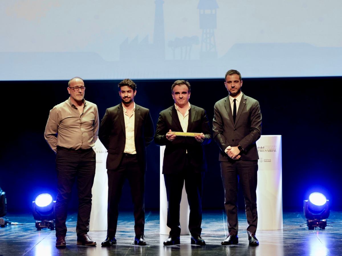 Representants d'Apreslan amb el secretari de Treball, Pol Gibert. Autor: Ajuntament.