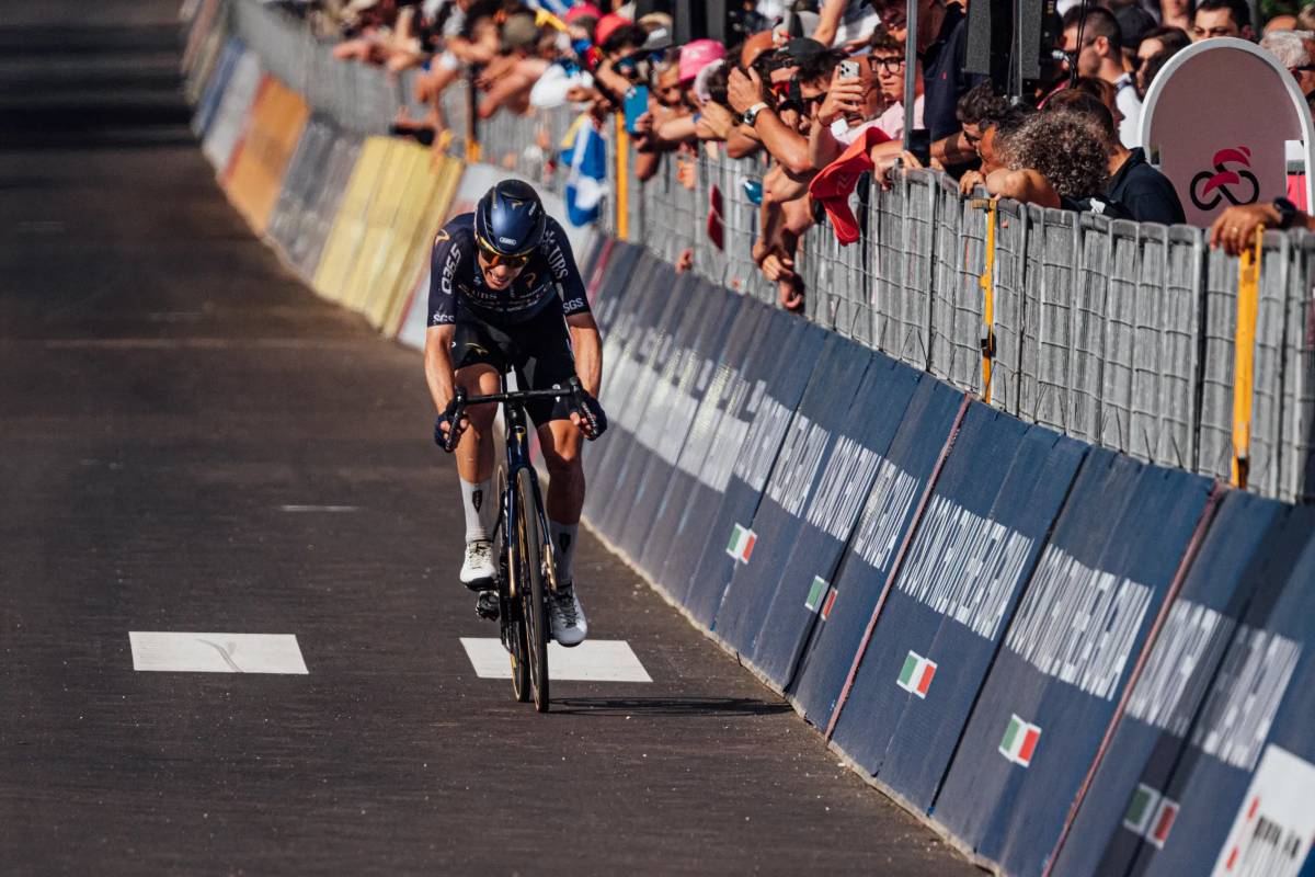 De la Cruz, en una arribada d'aquest Giro | Pinarello Q36.5