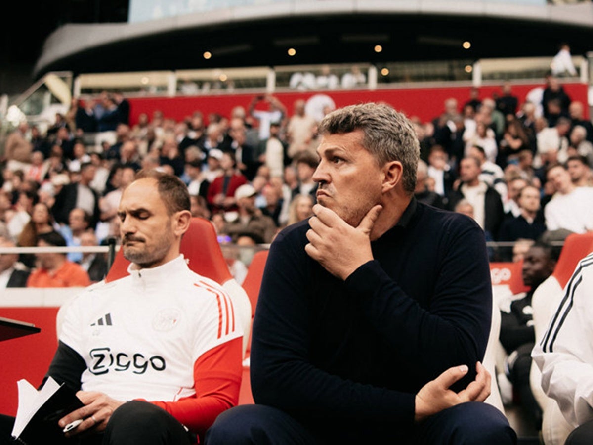 Garcia Junyent, a la banqueta del Johan Cruyff Arena. Ajax