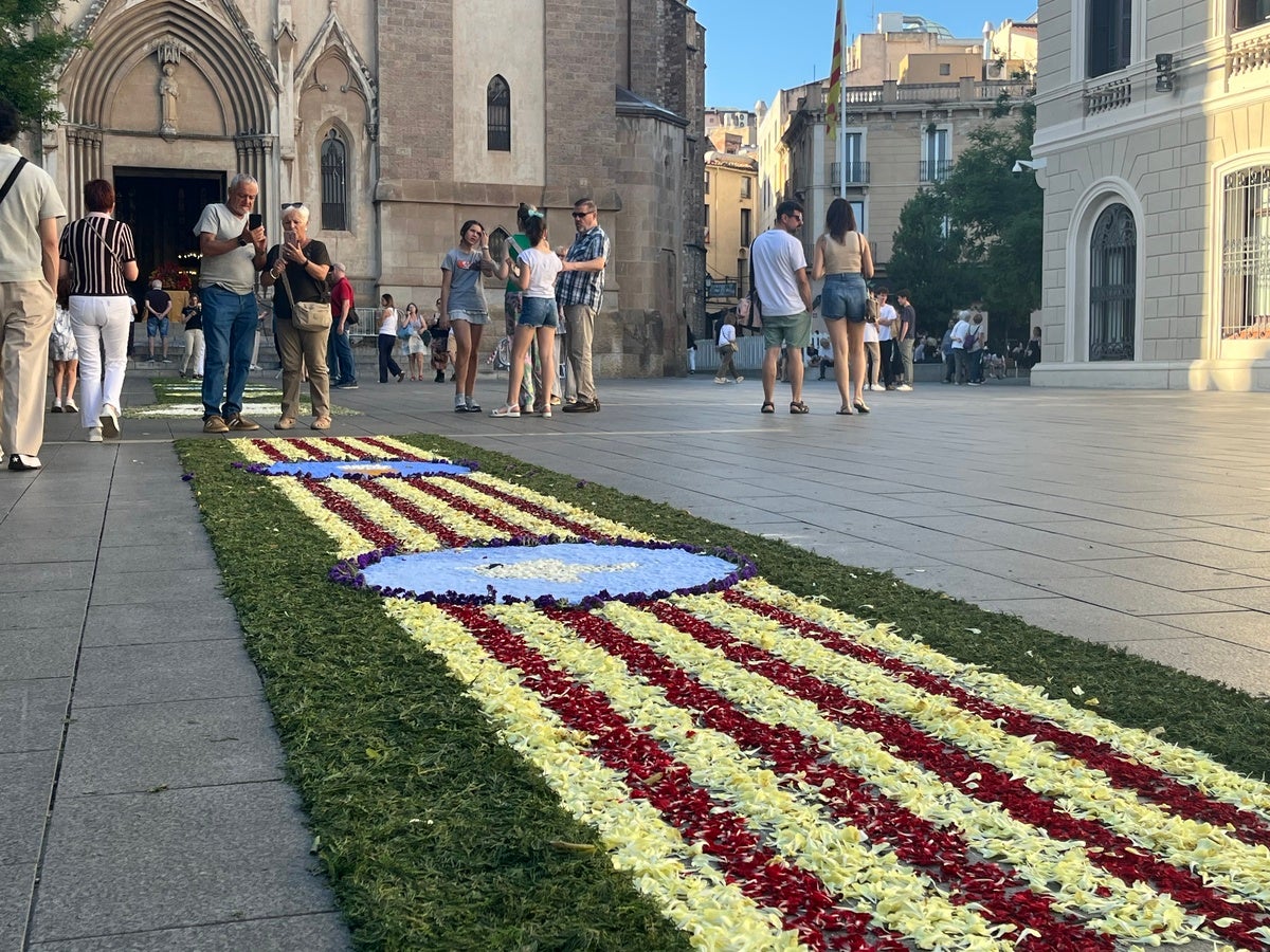 Senyera a la plaça de Sant Roc.