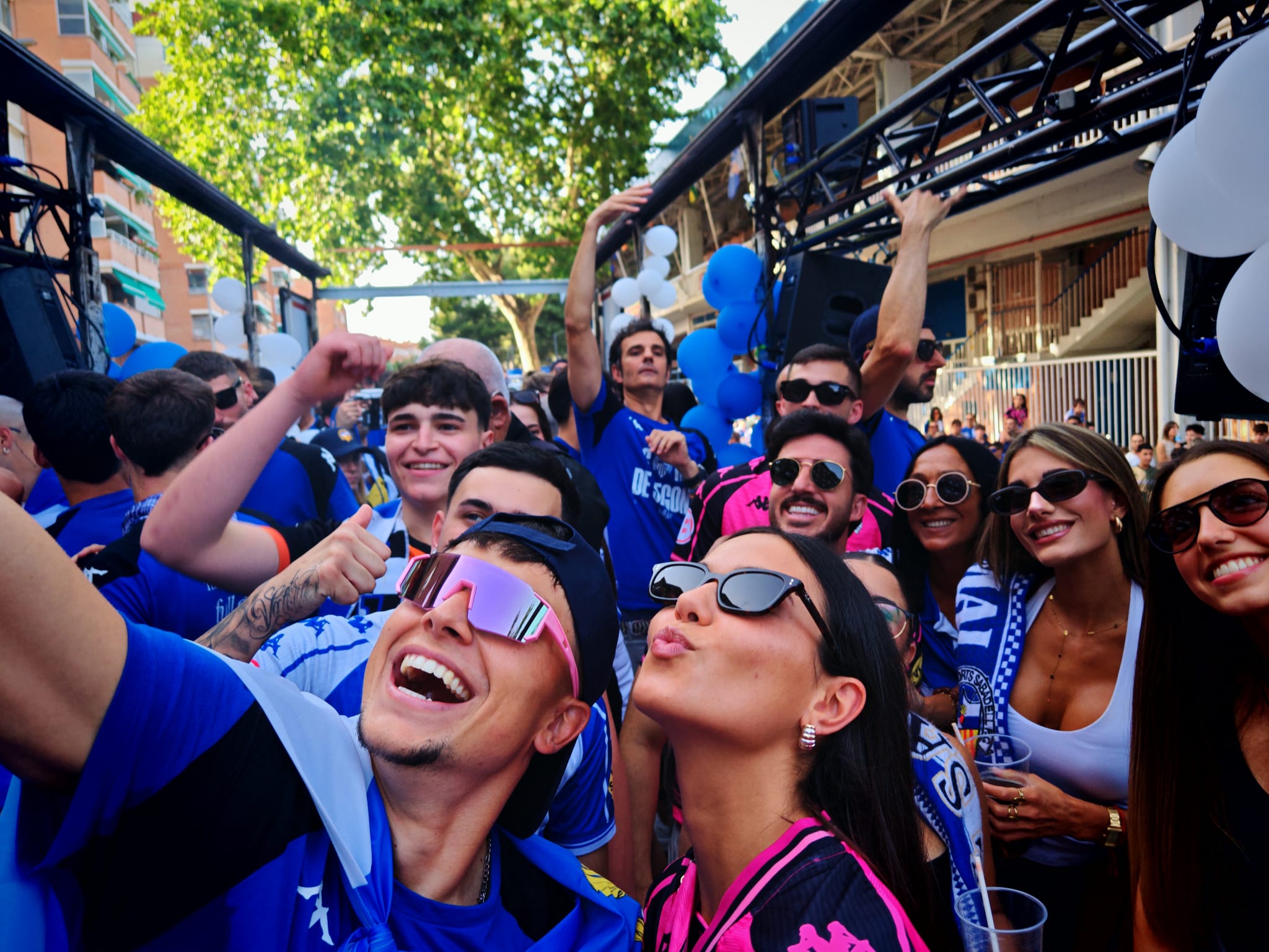 'Selfie' de Miguelete a la porta de la Nova Creu Alta. Autor: Albert Pardina.