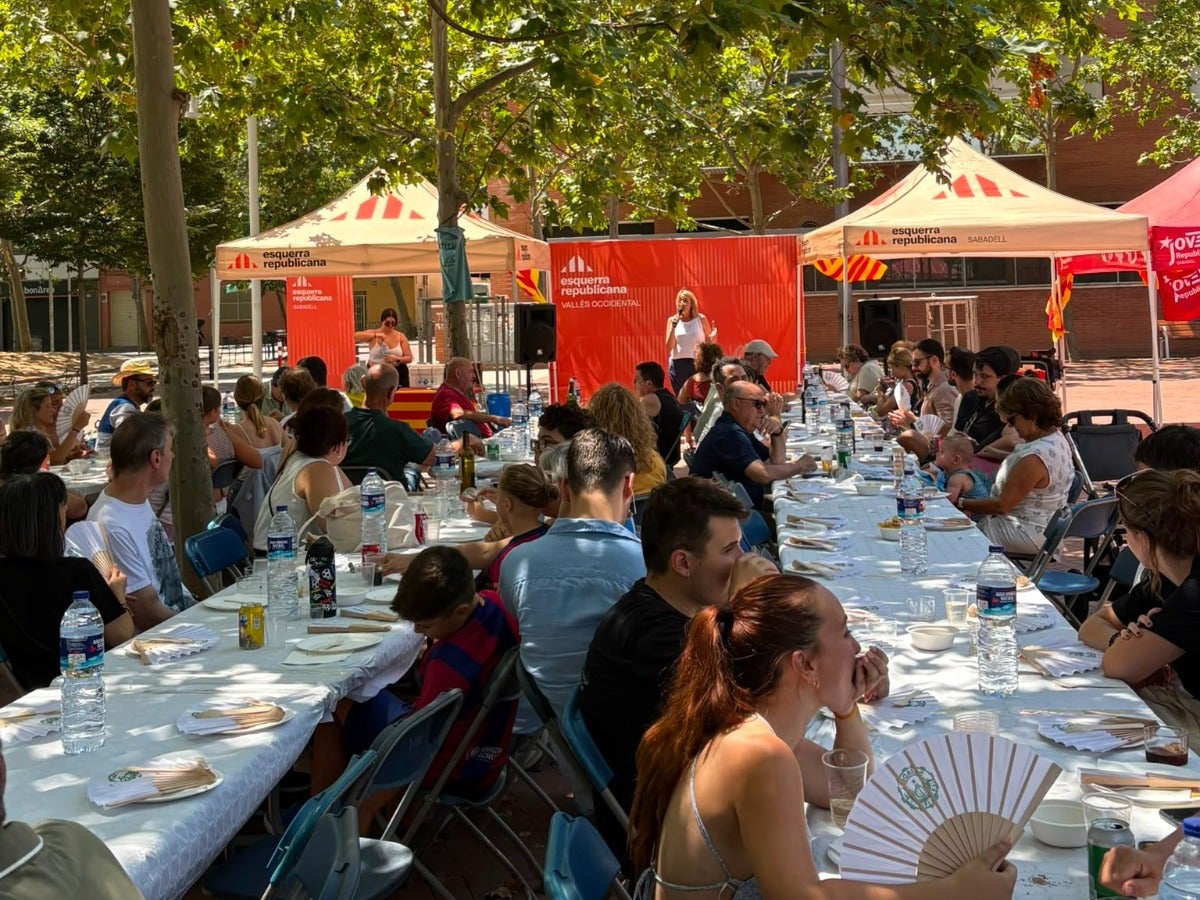 Festa Republicana a la plaça Montserrat Roig. Autor: cedida.