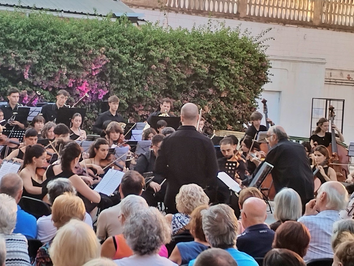 L’Orquestra Simfònica Segle XXI, al Casal Pere Quart. Autor: Juanma Varón / cedides.