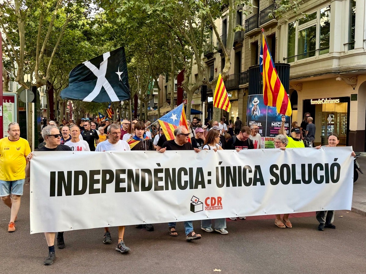 La manifestació en suport dels CDR avançant per la Rambla. Autor: ACN.