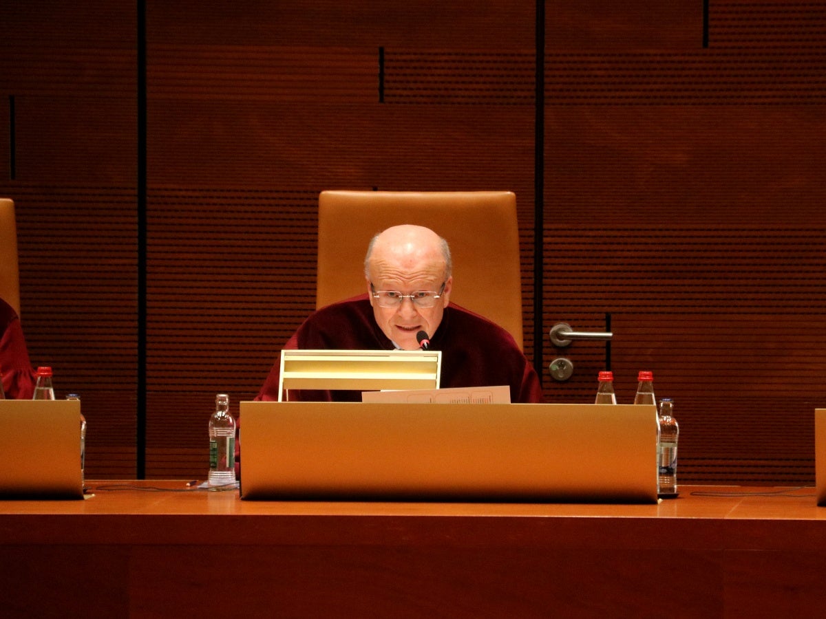Koen Lenaerts, president del TJUE, en el moment de lectura de la sentència. Autor: ACN.