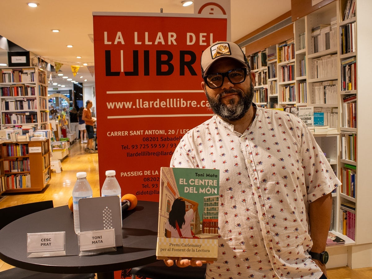 Toni Mata, autor del llibre 'El centre del món'. Foto: Martina Berenguera.