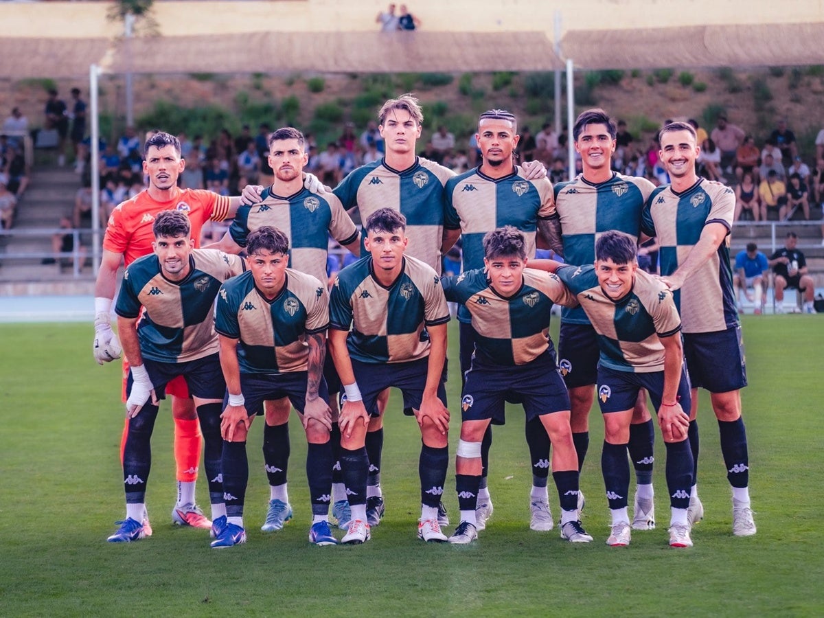 Onze inicial. CES