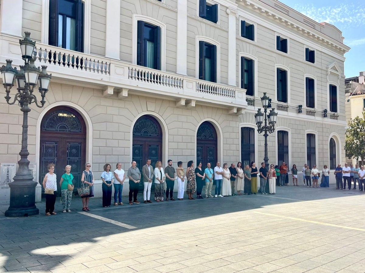 Minut de silenci per les víctimes d'Almeria. Autor: Jordi M.