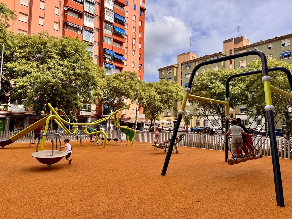 Els jocs infantils a la plaça de Llívia. Autor: Ajuntament. 