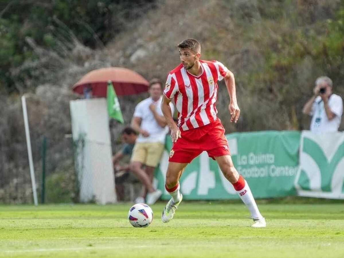 Edgar González, amb la samarreta del Almería. Edgargon3 via Instagram
