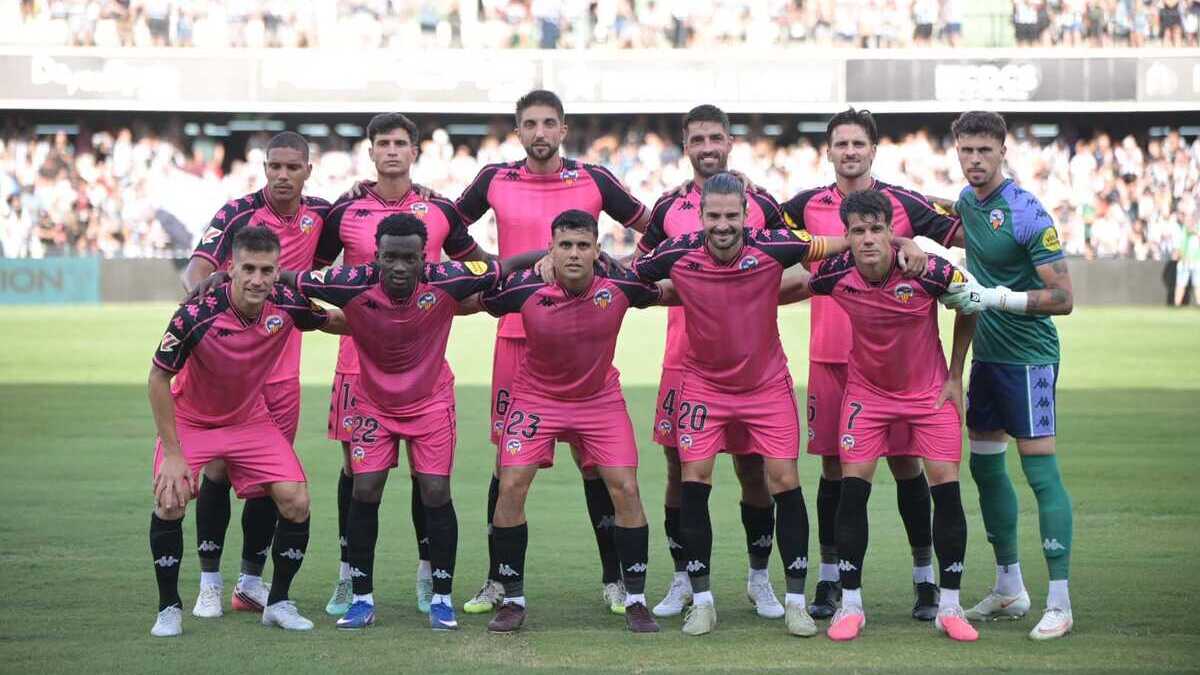Onze inicial a Castàlia. CES