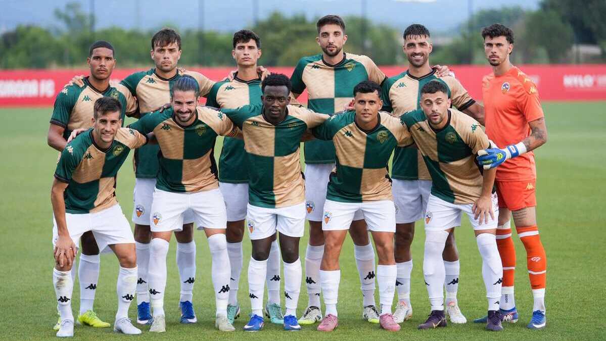 Onze inicial. CES