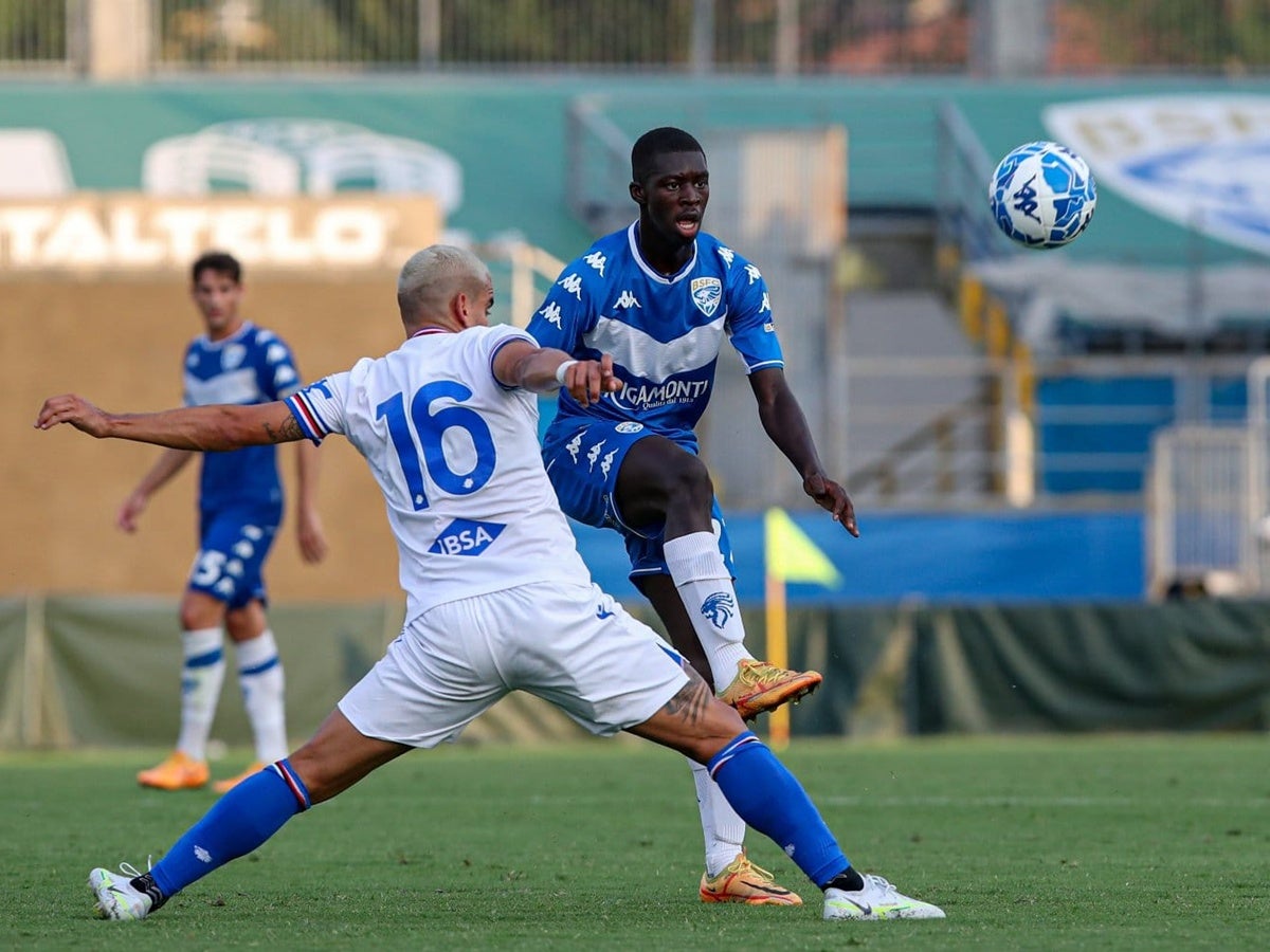 El ghanès Patrick Nuamah, amb la samarreta del Brescia. Brescia Calcio BSFC