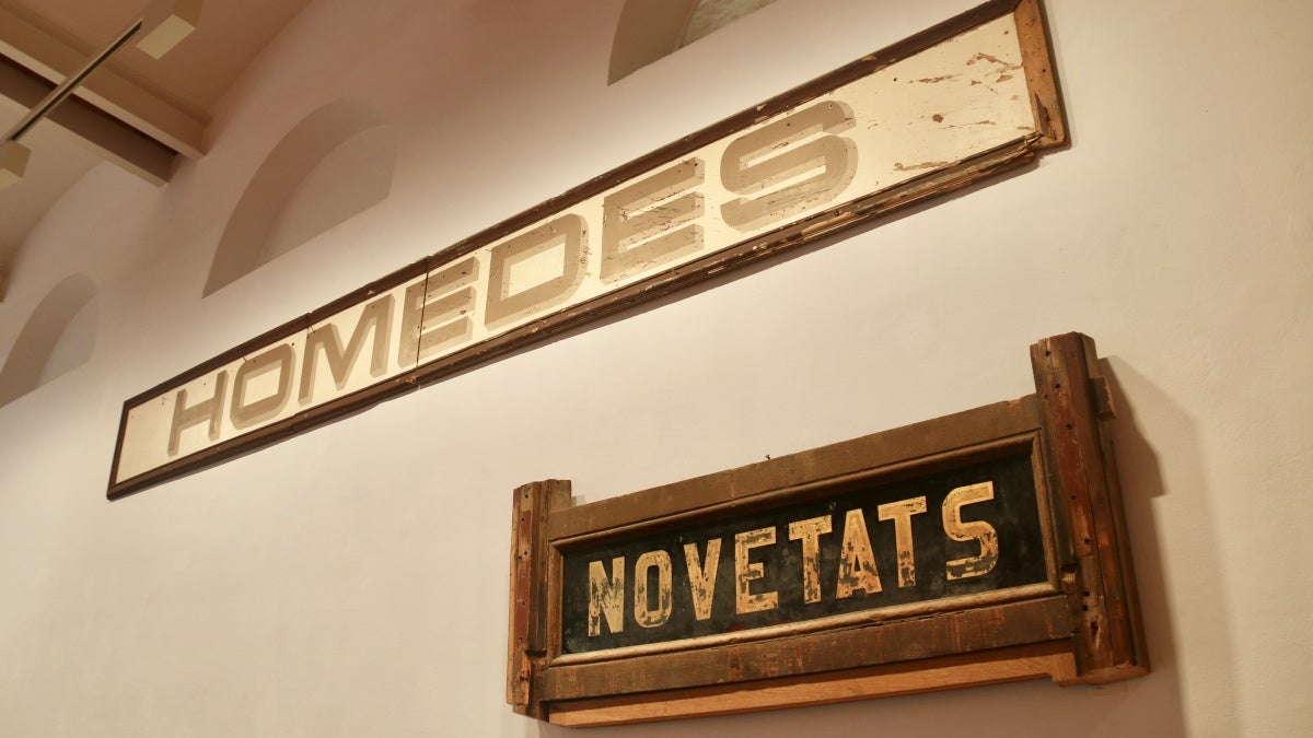 Cartells rescatats a la futura exposició del Museu d'Art. Autor: ACN.