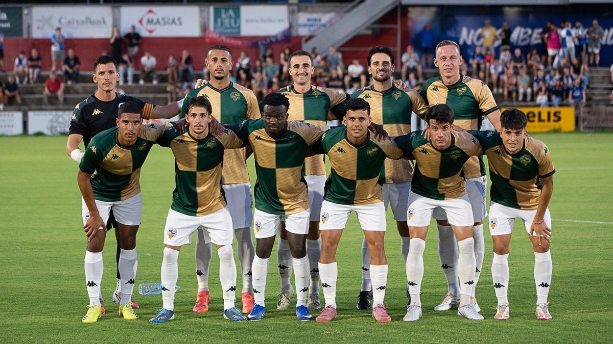 Onze inicial. CES