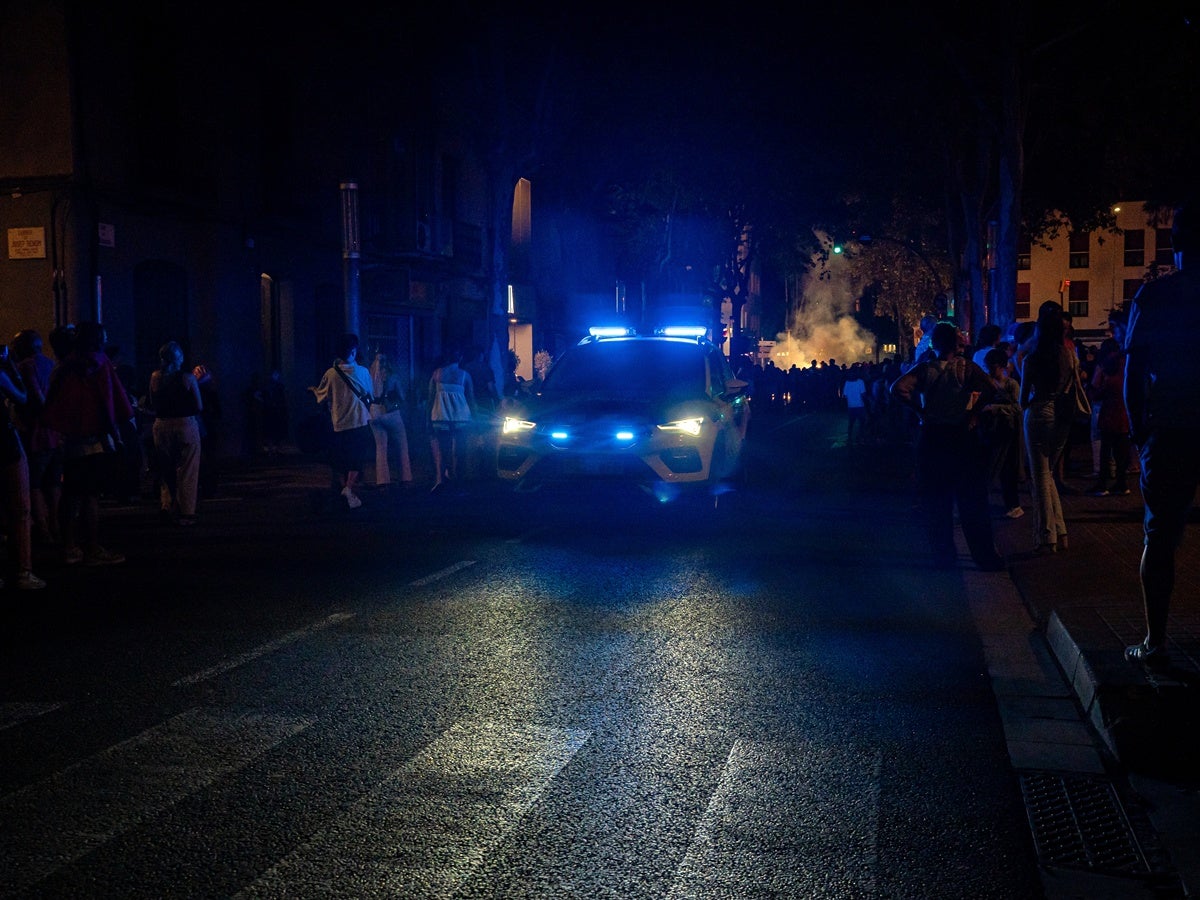 Un vehicle de la Policia Municipal, durant la cercavila infernal. Autor: Ajuntament. 