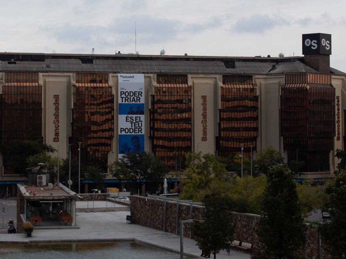 L'edifici corporatiu del BS a la plaça de Catalunya. Autor: Xavi Cano. 