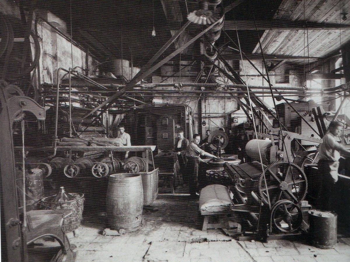 Interior d'una fàbrica tèxtil. Albert Rifà