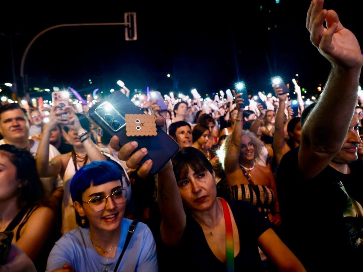 Públic al concert dels La La Love You, a l'Eix Macià. Autor: J.Peláez / Ajuntament. 