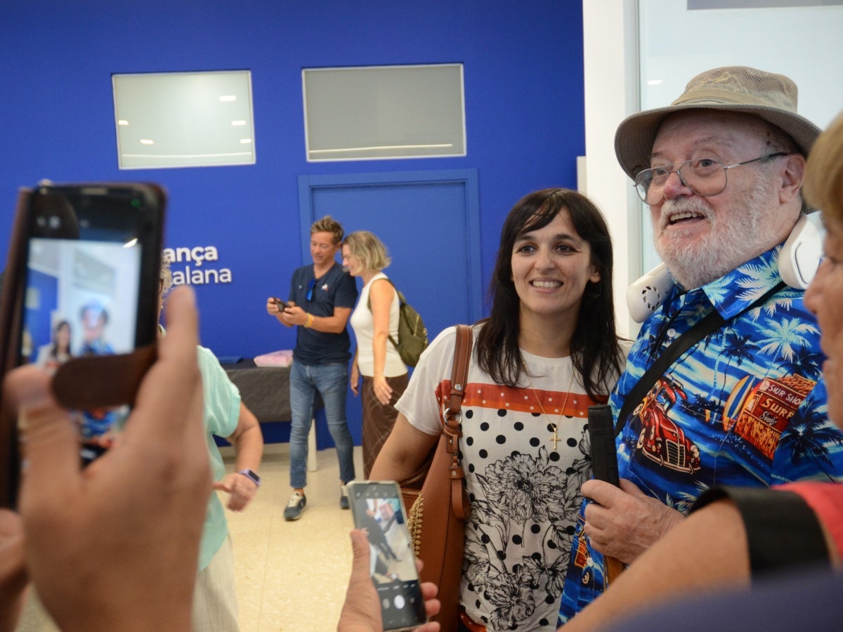 Un seguidor d'Orriols, fent-se una foto. Autor: J.d.A. 