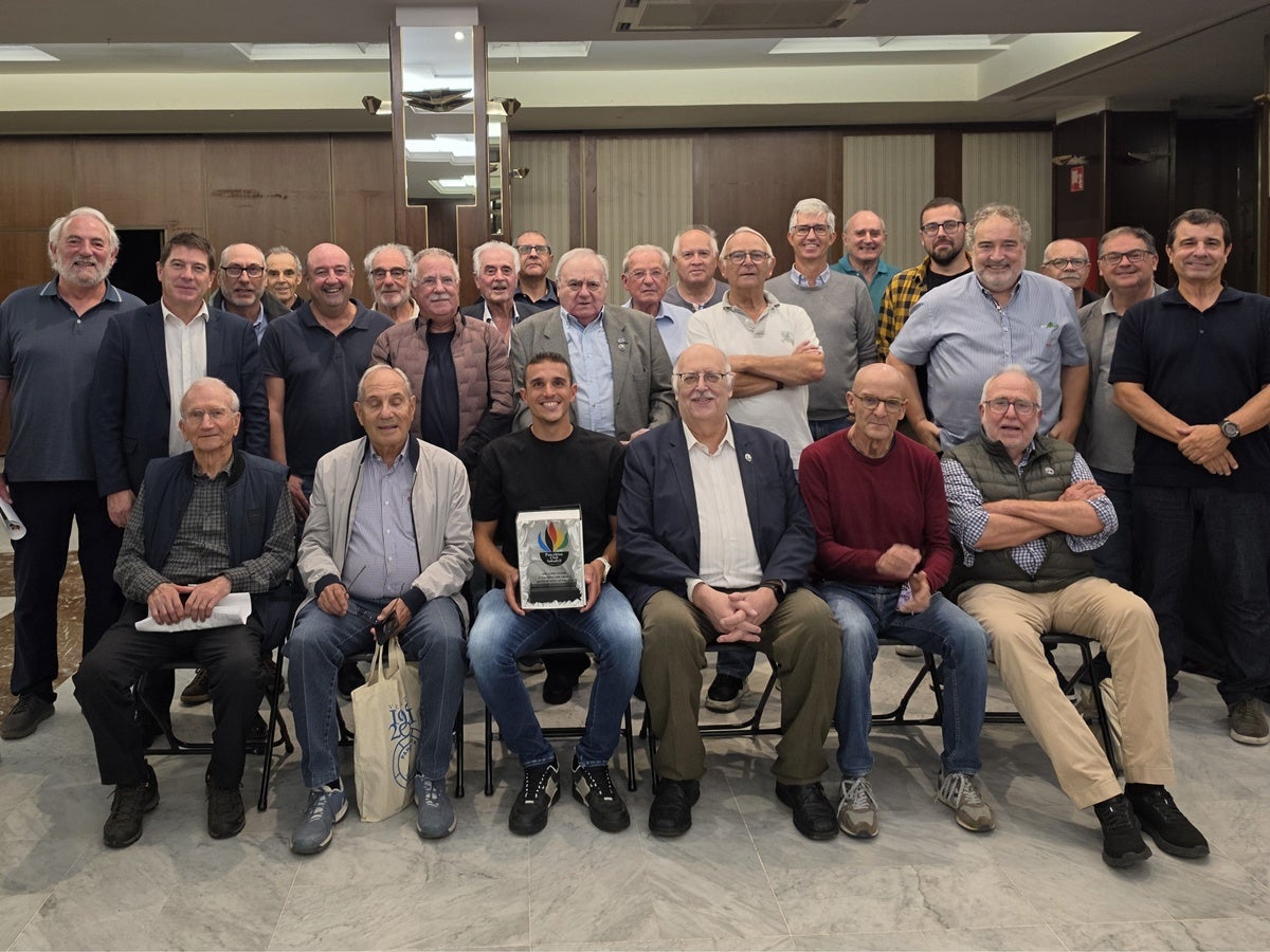 Masip, al centre, amb membres del Panathlon Club. Autor: cedida. 