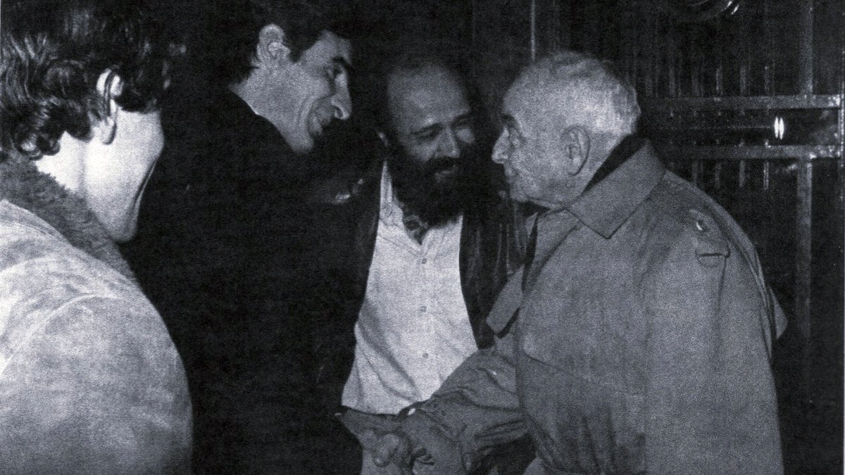 Antoni Farrés, Robert Ferrer i Louis Aragon a l'Ajuntament de Sabadell. 14 de maig de 1980.