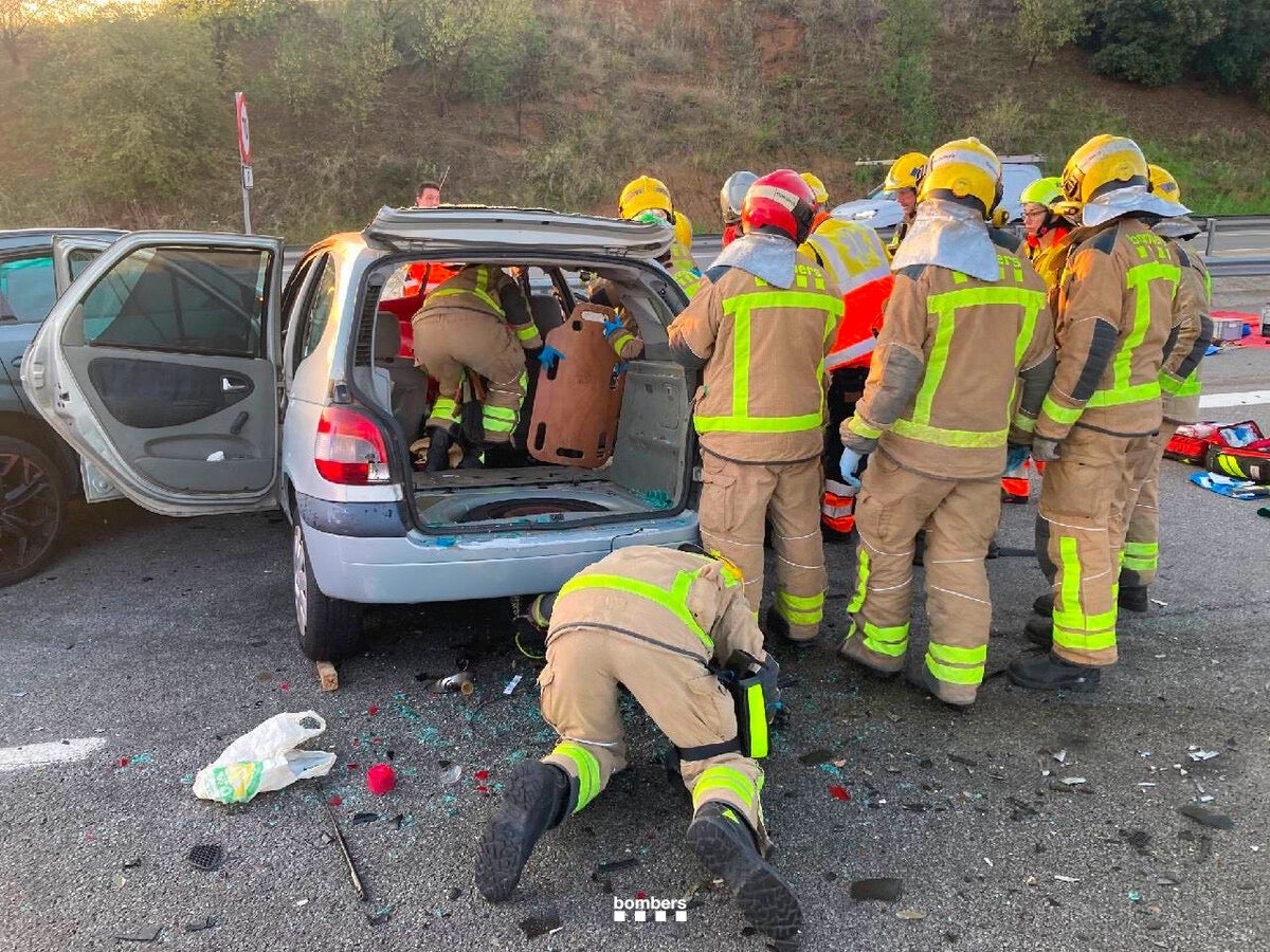 Tasques de rescat a l’accident de Santa Perpètua. Autor: cedida.