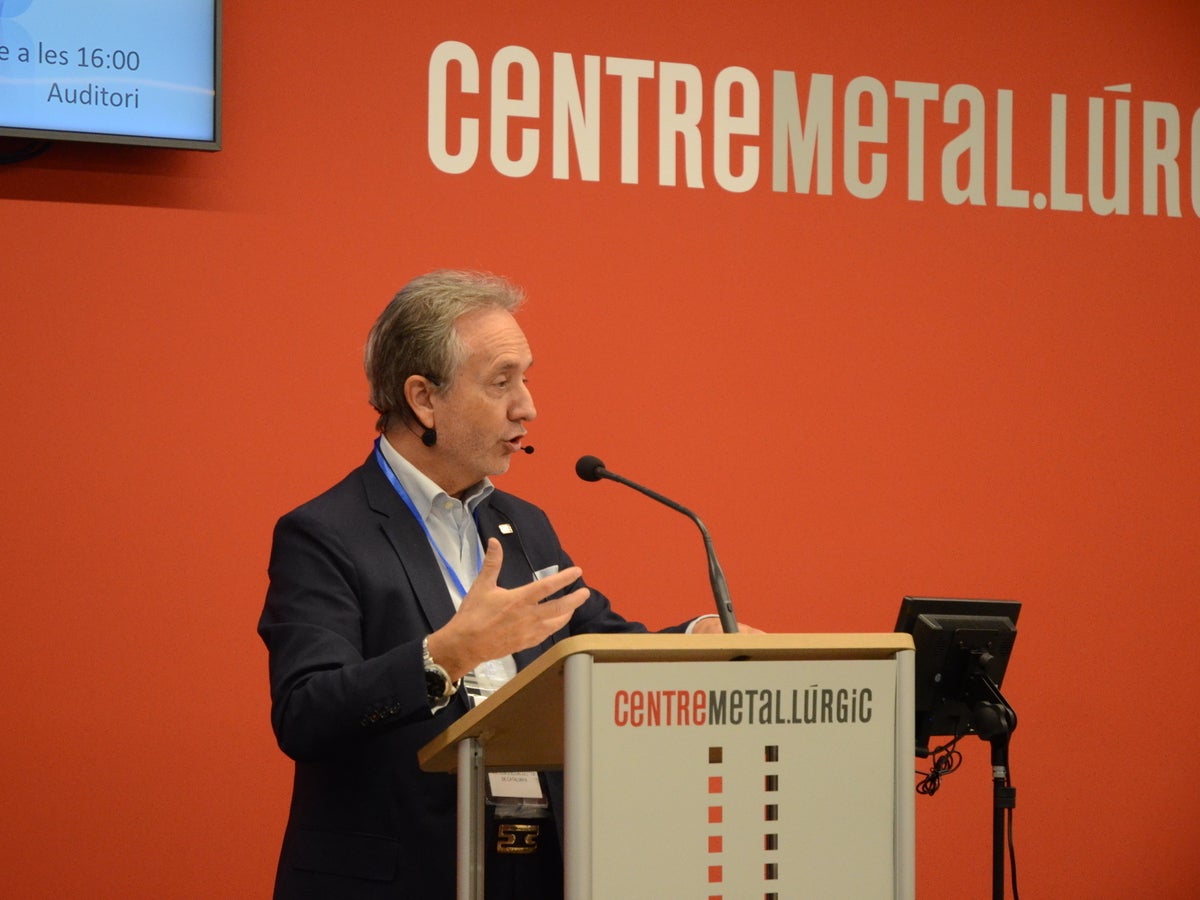 Carles Puig de Travy, degà del Col·legi d'Economistes de Catalunya, al Centre Metal·lúrgic. Autor: Jordi M.