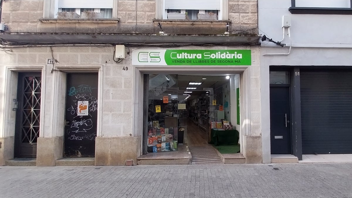 Exterior de Cultura Solidària, fa uns dies. Autor: cedida.