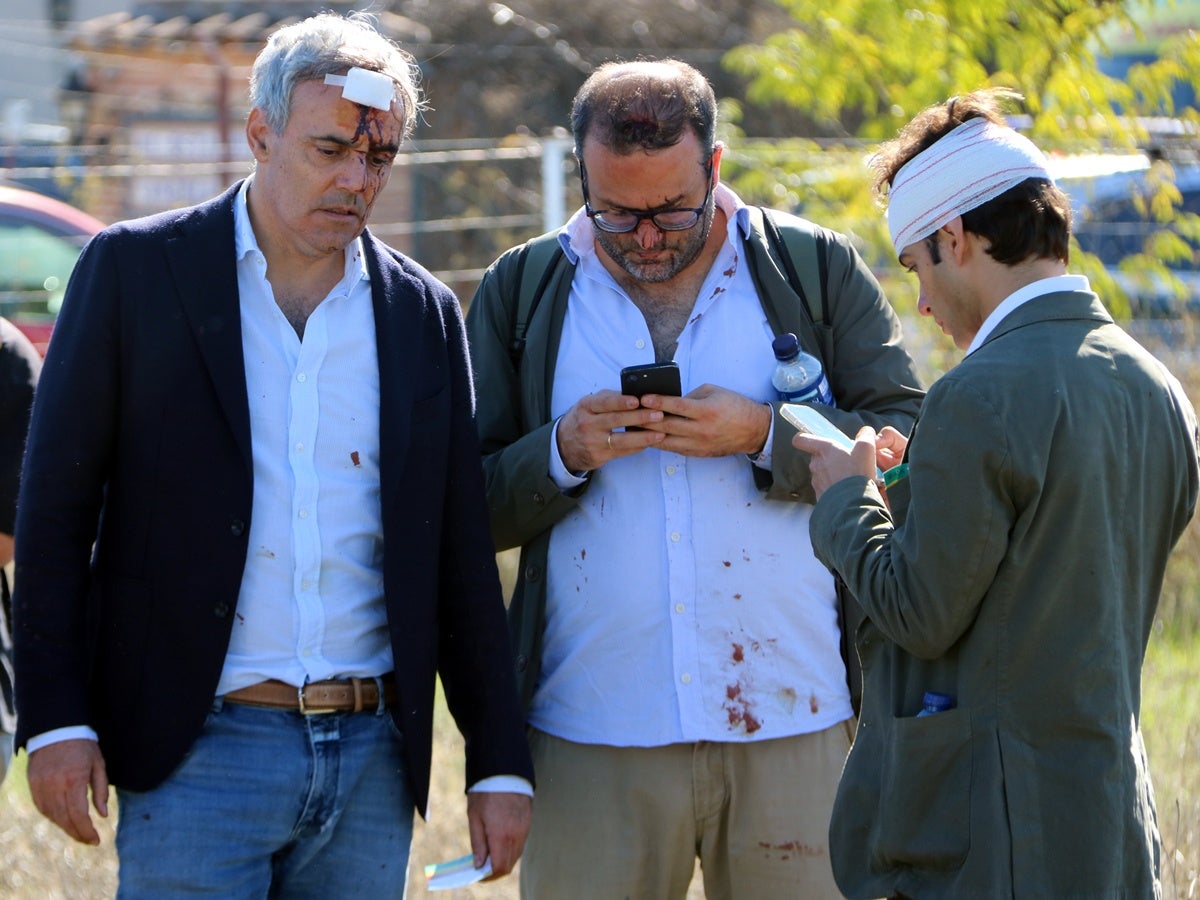 Passatgers dels trens accidentats, després de l'impacte. Autor: ACN.