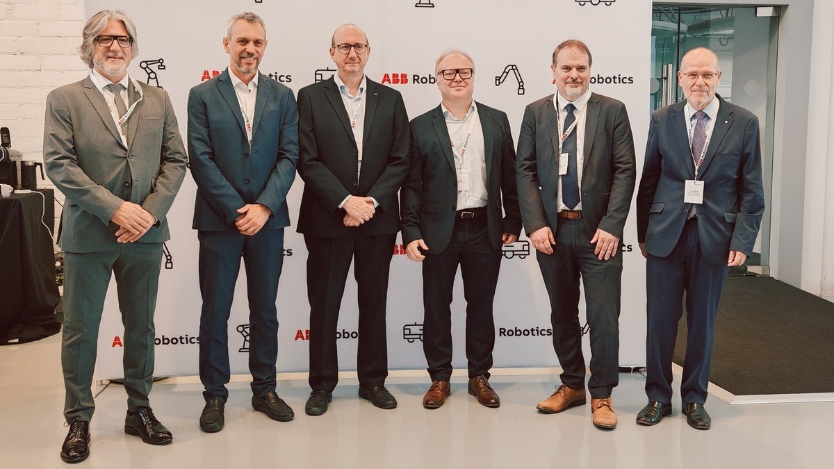 D'esquerra a dreta: Diputació, Martín, Voltas, Segura, Joan Romero (ACCIÓ) i Ramon Alberich (Cambra de Comerç de Sabadell). Autor: Albert P.