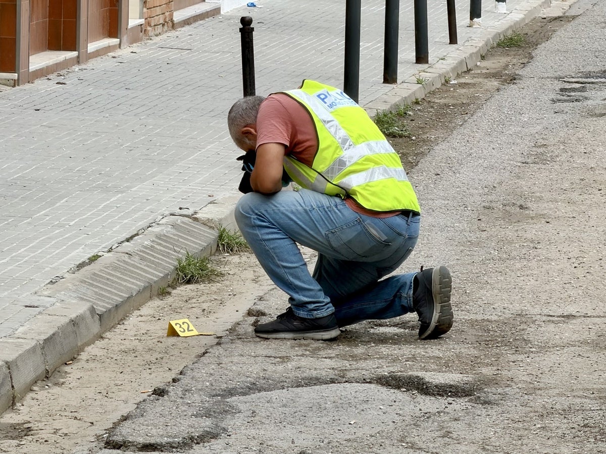 Investigadors al llocs dels fets, aquest matí. Autor: ACN.