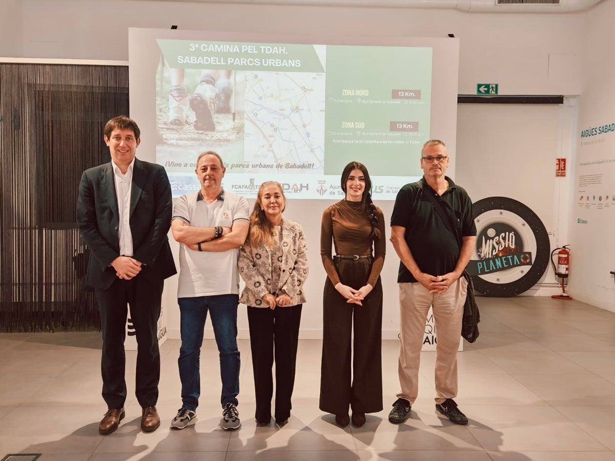 Lluís Jordan (Aigües Sabadell), Juan Pérez i Anna López (TDAHVallès), Sílvia García (Ajuntament) i Dave Baker (UES). Autor: Albert P