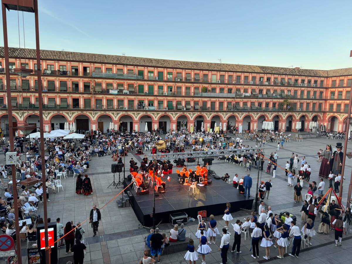 Imatge aèria de la mostra cultural de les entitats sabadellenca a Còrdova. Autor: cedida.