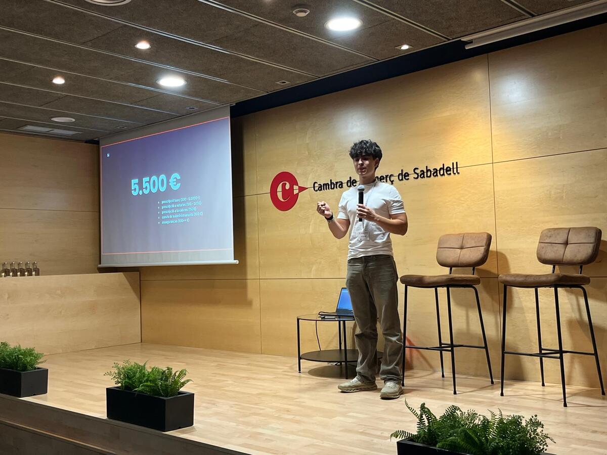 Gerard Parés (Hipotecazo.es), presentant el projecte. Autor: Jordi M.