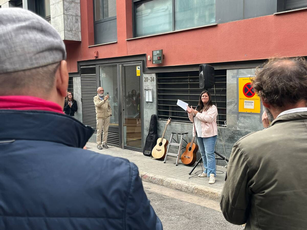 Eva Baldellou, neboda del 'Llongue', durant els parlaments. Autor: Jordi M.