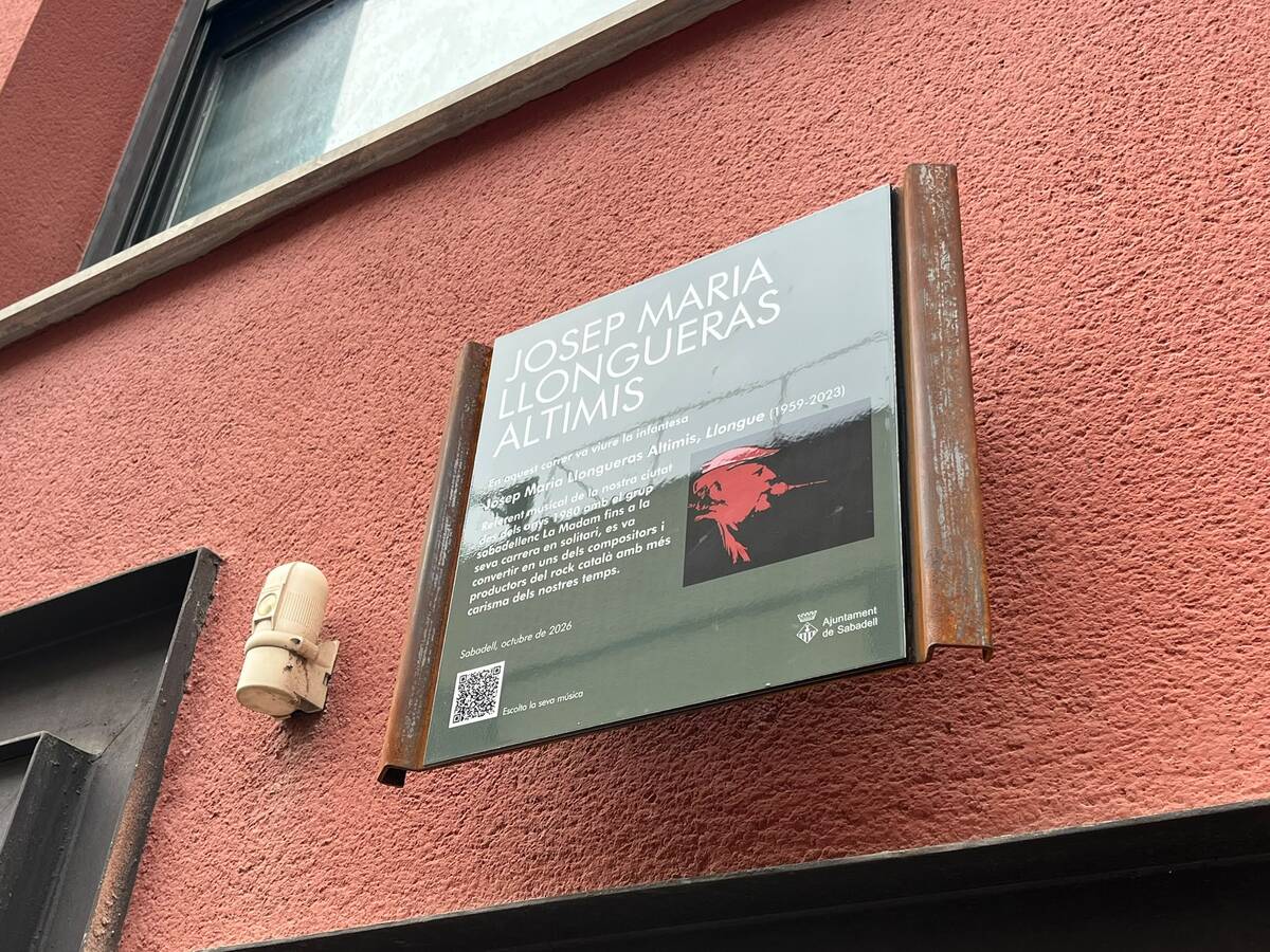 Placa commemorativa a la casa de la infantesa de 'Llongue'. Foto: Jordi M.