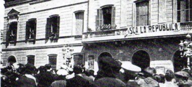 Foto portada: Proclamació de la Segona República a Sabadell. Foto: El Radical. Font: La República i la Guerra Civil a Sabadell 1931-1939